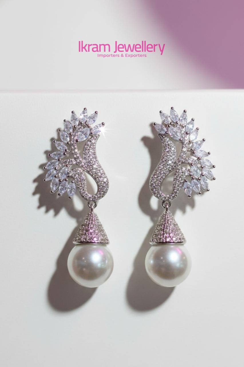 ELLA EARRING