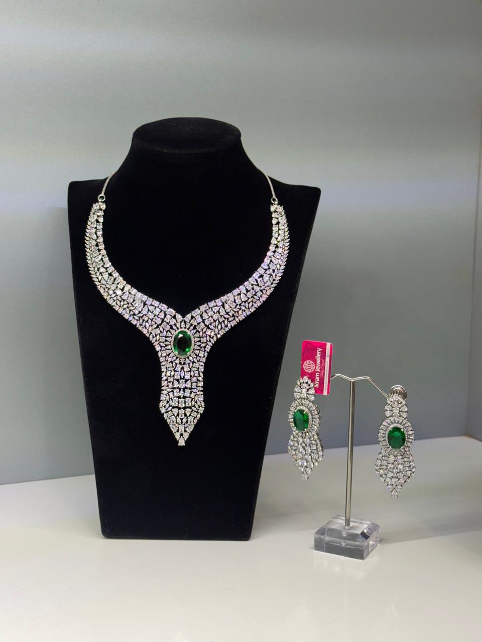 SHANAYA SET