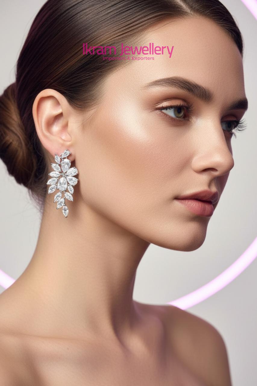 CHLOE EARRING