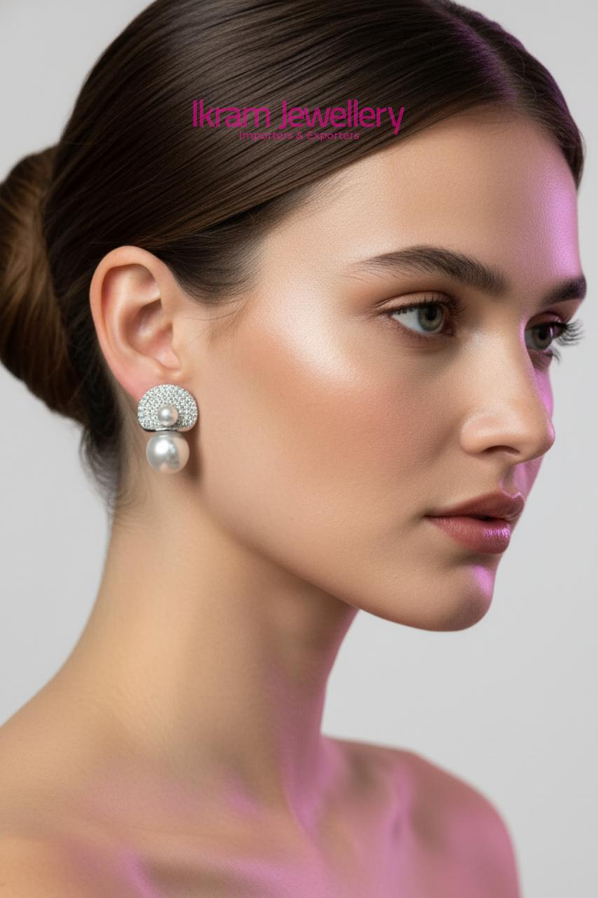 PEARLY EARRING