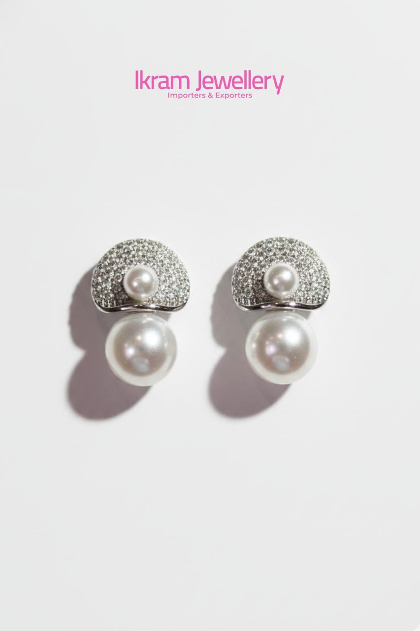 PEARLY EARRING